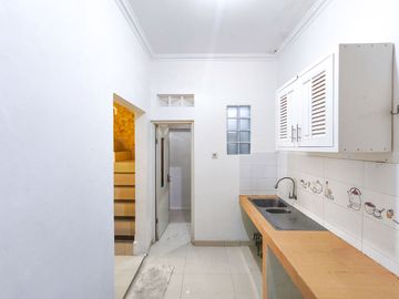 Rumah 2 Lantai 15 Menit ke Stasiun Rawa Buntu SHM Siap Huni J-38563