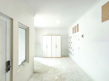 Rumah 2 Lantai 15 Menit ke Stasiun Rawa Buntu SHM Siap Huni J-38563