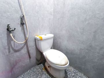 Rumah 2 Lantai 15 Menit ke Stasiun Rawa Buntu SHM Siap Huni J-38563