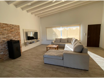 CASA EN VENTA COSTA ESMERALDA - ECUESTRE 281