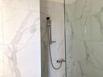 DIJUAL CEPAT RUMAH CANTIK 2 LANTAI, DEKAT KAMPUS UDAYANA BALI