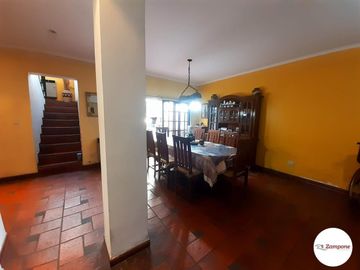 Venta Casa 6 ambientes con cochera patio terraza permuta por menor valor en CABA - Villa Devoto