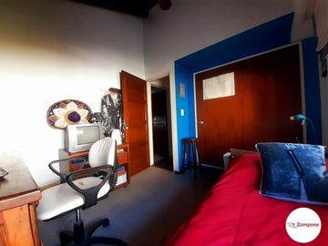 Venta Casa 6 ambientes con cochera patio terraza permuta por menor valor en CABA - Villa Devoto