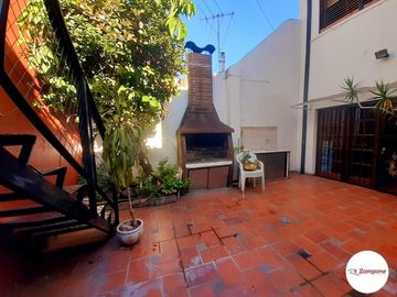 Venta Casa 6 ambientes con cochera patio terraza permuta por menor valor en CABA - Villa Devoto