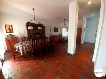 Venta Casa 6 ambientes con cochera patio terraza permuta por menor valor en CABA - Villa Devoto