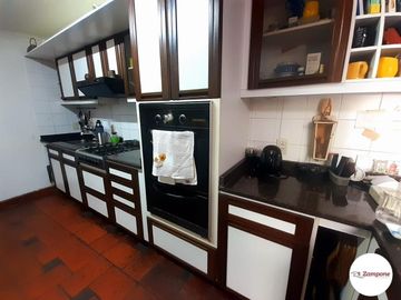 Venta Casa 6 ambientes con cochera patio terraza permuta por menor valor en CABA - Villa Devoto