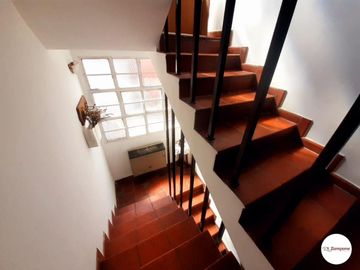 Venta Casa 6 ambientes con cochera patio terraza permuta por menor valor en CABA - Villa Devoto