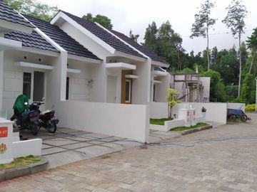 RUMAH ISTIMEWA ONE GATE SYSTEM SANGAT LUAS DI PRAMBANAN
