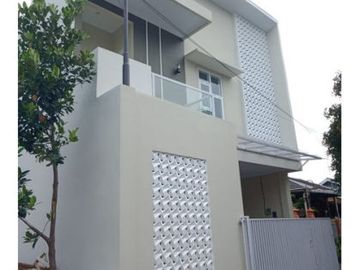 Hunian Cantik 2 Lantai di Kota Jogja, Turun Harga Khusus untuk Anda!