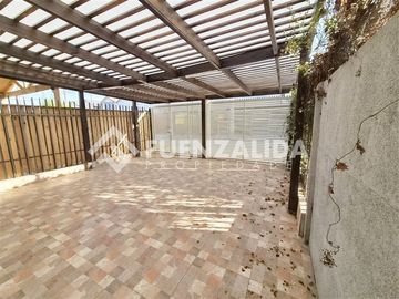 Casa en arriendo de 3 dorm. en Buín