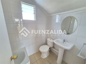 Casa en arriendo de 3 dorm. en Buín