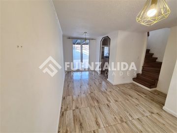 Casa en arriendo de 3 dorm. en Buín
