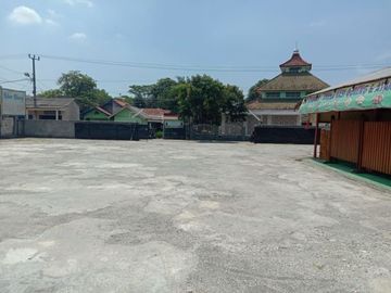 Jual Tanah 2200m&sup2; Plus Bangunan di Serang Cikarang