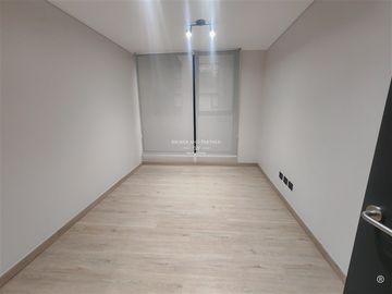 Oficina nueva en arriendo cercano a metro , Providencia
