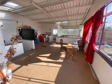 SE VENDE  EXCELENTE  CASA ALCZARES CON RENTA