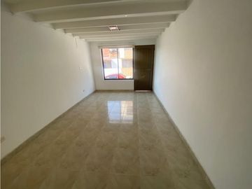 SE VENDE  EXCELENTE  CASA ALCZARES CON RENTA