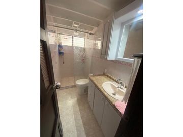 SE VENDE  EXCELENTE  CASA ALCZARES CON RENTA