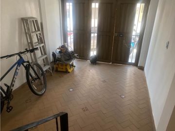 SE VENDE  EXCELENTE  CASA ALCZARES CON RENTA