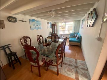SE VENDE  EXCELENTE  CASA ALCZARES CON RENTA
