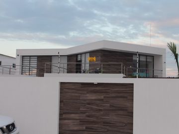 Se Vende Casa Cerca del Mar en Brisas de Mar Bravo
