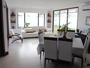 Se Vende Casa Cerca del Mar en Brisas de Mar Bravo