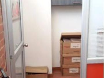 VENDO LOCAL COMERCIAL EN MONTEVIDEO, BOGOTÁ