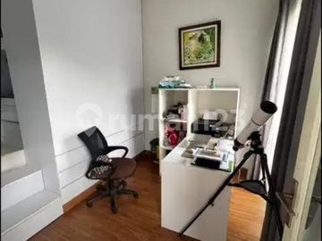 Rumah SHM terawat lokasi dekat Tol Aeon Mall  di De Park BSD CITY