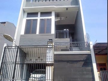 Rumah Strategis Kelapa Gading 3 Lantai 5 KT Carport 3 Mobil