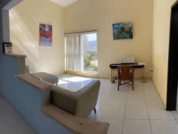 LAS CAÑADAS  CASA AMUEBLADA CON ALBERCA Y TERRAZA A 5 MIN DEL COLEGIO ALEMAN