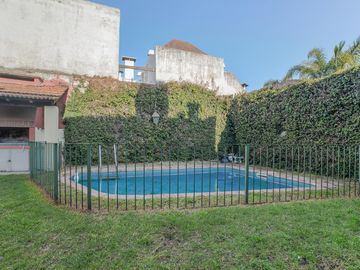 Lindísima casa con jardín en Venta- Lomas de San Isidro