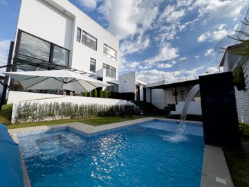 I3 CASA DE VENTA EN TUMBACO