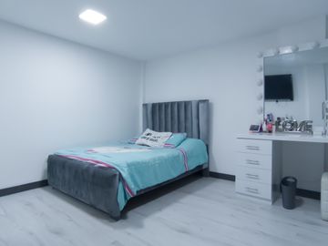 I3 CASA DE VENTA EN TUMBACO