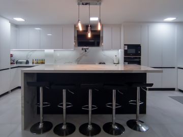 I3 CASA DE VENTA EN TUMBACO