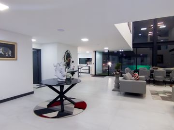I3 CASA DE VENTA EN TUMBACO