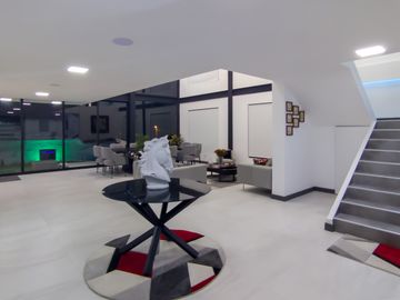 I3 CASA DE VENTA EN TUMBACO