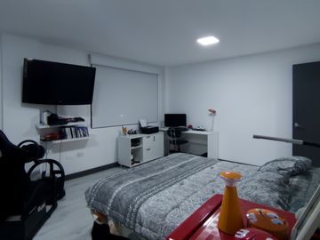 I3 CASA DE VENTA EN TUMBACO