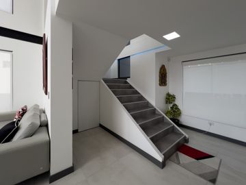 I3 CASA DE VENTA EN TUMBACO