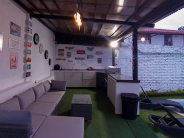 I3 CASA DE VENTA EN TUMBACO