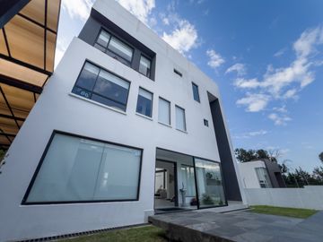 I3 CASA DE VENTA EN TUMBACO