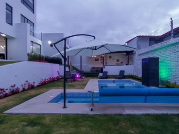 I3 CASA DE VENTA EN TUMBACO