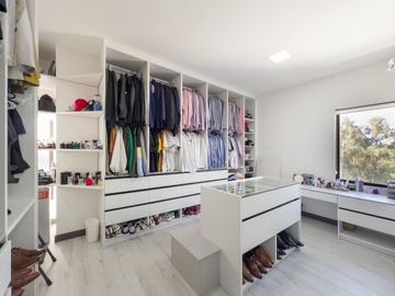 I3 CASA DE VENTA EN TUMBACO