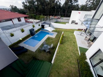I3 CASA DE VENTA EN TUMBACO