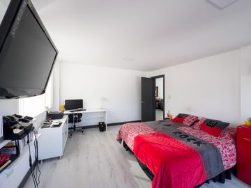 I3 CASA DE VENTA EN TUMBACO