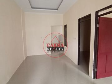 Rumah Dua kamar tidur Bagus harga Murah. 1985 DP