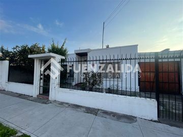 Casa en venta de 3 dorm. en Quinta Normal