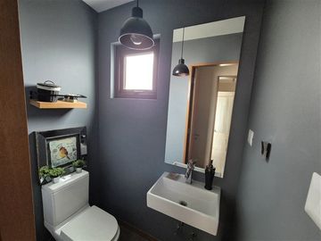 Seminueva Casa en condominio, venta de 4 dorm. Los Angeles