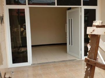 Rumah di Jemursari, Hadap Utara, Row jalan 6 meter