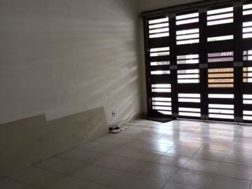 Rumah Bagus Dengan 4 KT Di Kebayoran Bintaro Sektor 7 - CW/IW 6404