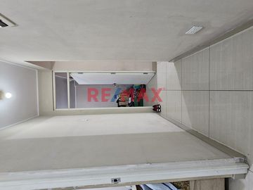 🌟 ¡Vive en el corazón de Lima! 🌟

Descubre tu nuevo hogar en este amplio y acogedor departamento 🏢 ubicado en Jr. Junín 1074. Con una superficie con