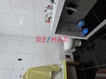 🌟 ¡Vive en el corazón de Lima! 🌟

Descubre tu nuevo hogar en este amplio y acogedor departamento 🏢 ubicado en Jr. Junín 1074. Con una superficie con
